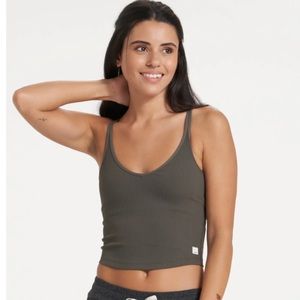 Brand new Vuori rib crop